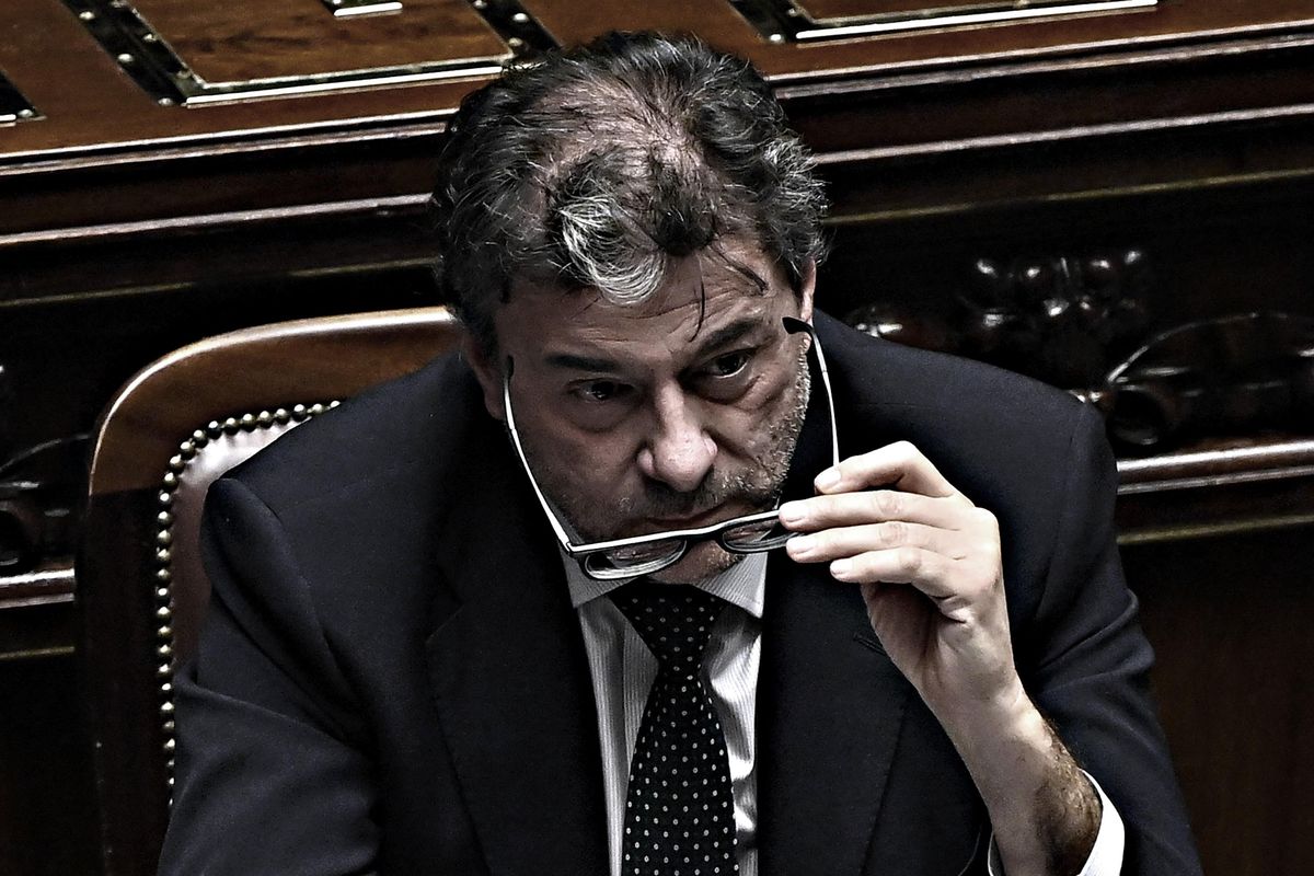 Il governo continua a far pagare alle imprese l’eredità di Speranza