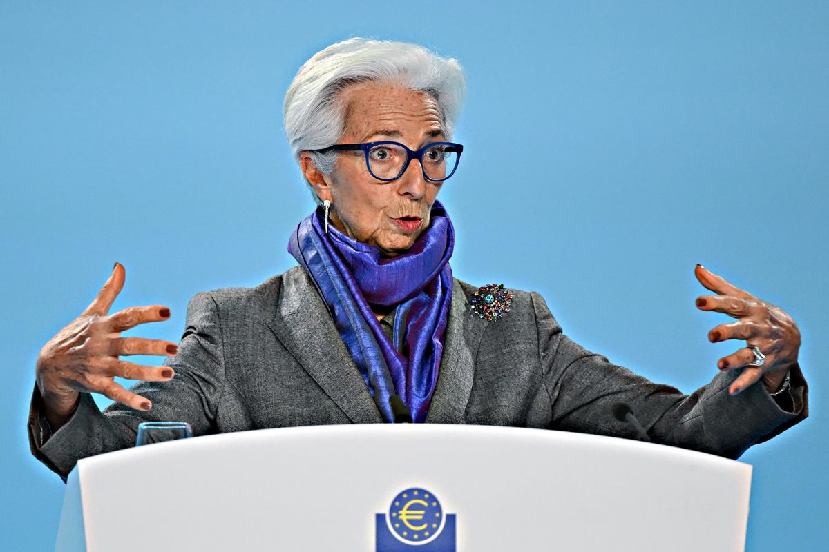 La cieca Bce insiste con la gabbia finanziaria