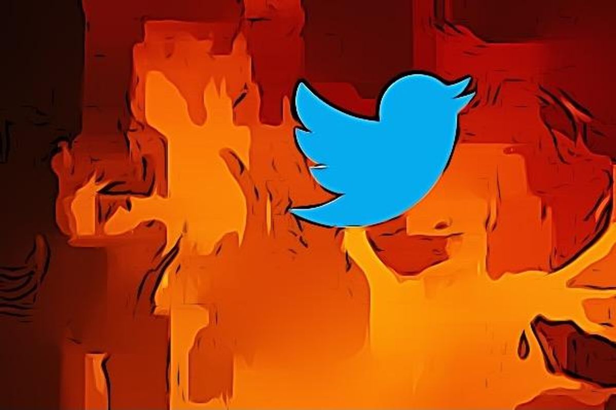 Elon Musk Briefly Tries To Trap Twitter Users On Sinking Ship