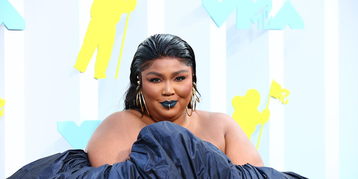 Lizzo References Historic Black Painting in SNL Performance