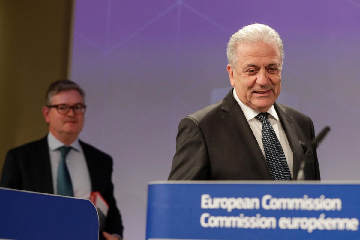 Bruxelles suda freddo e molla Avramopoulos