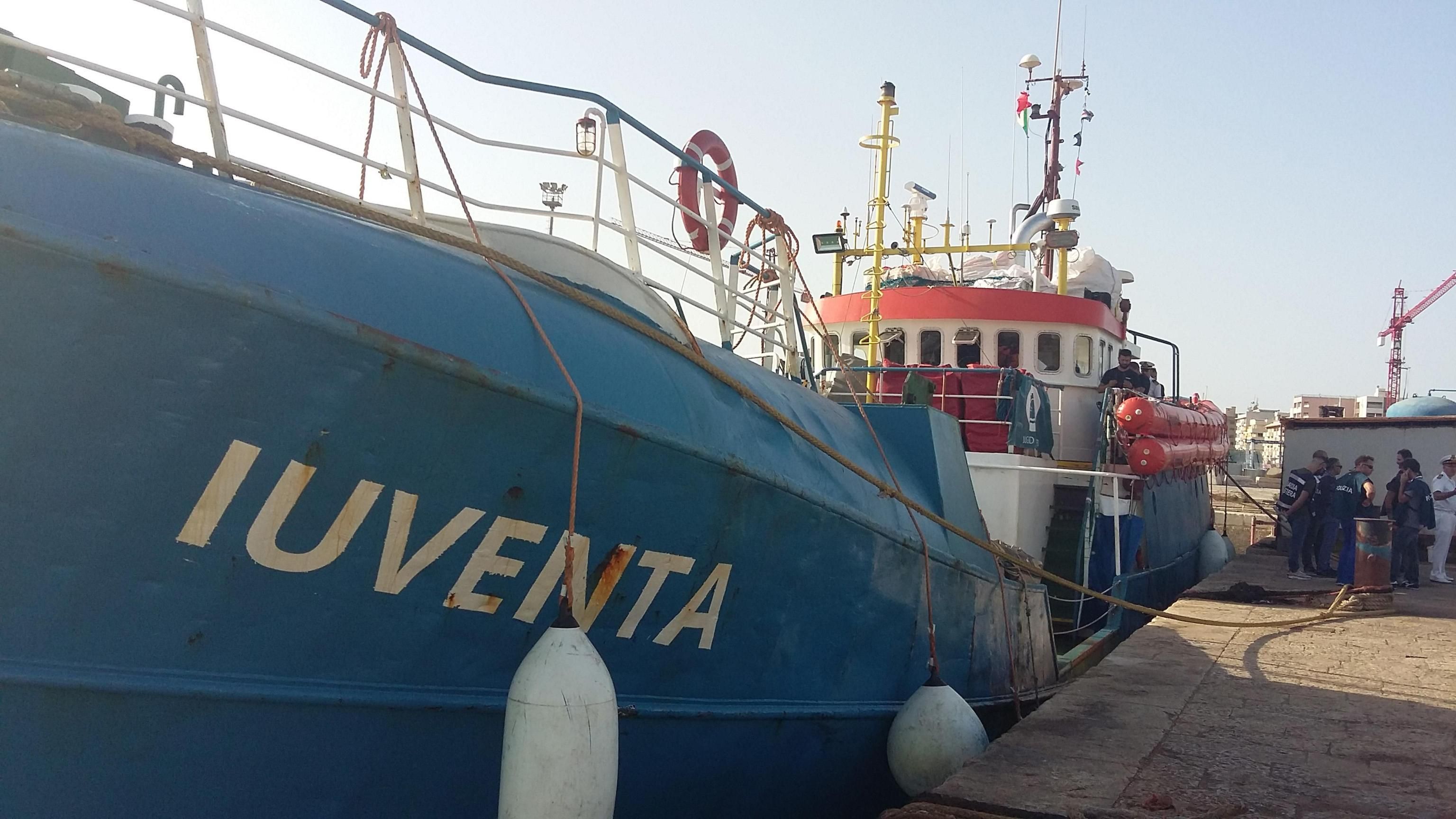 «Appuntamenti concordati da Iuventa con i trafficanti». Palazzo Chigi chiede i danni