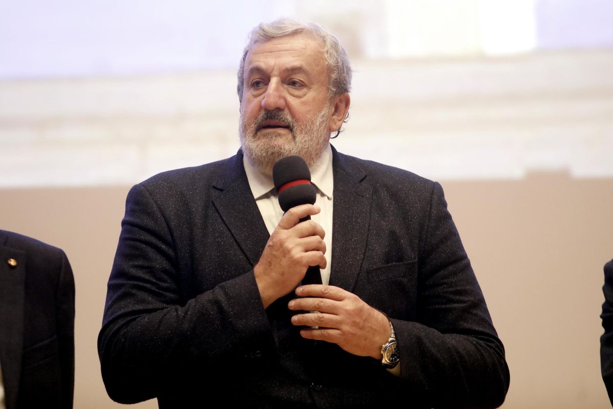 Emiliano vuol riunire i porti pugliesi e darli all’amico della Cina