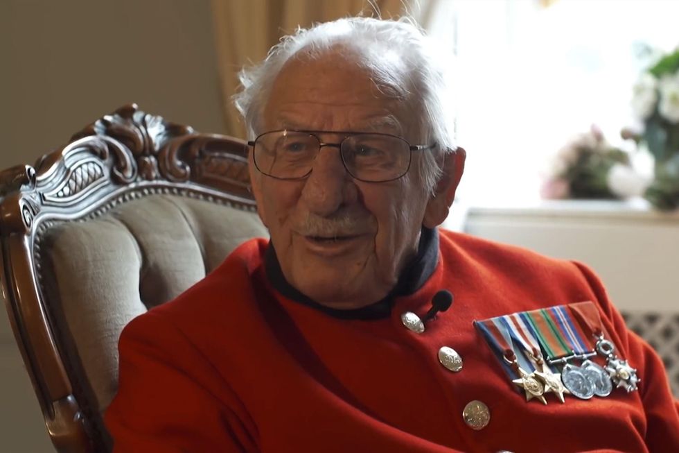 soldiers, elderly, technology, inovation