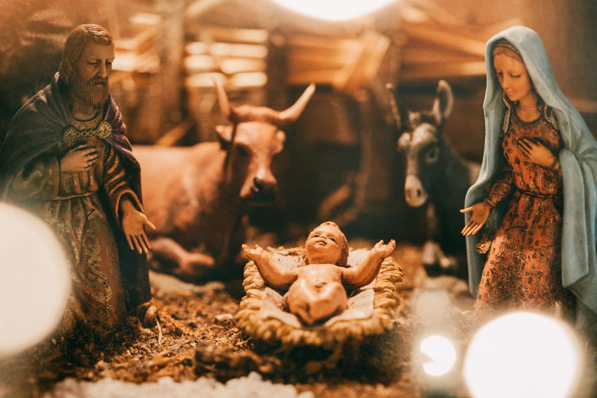 Colpiscono il Natale per togliere di mezzo Dio