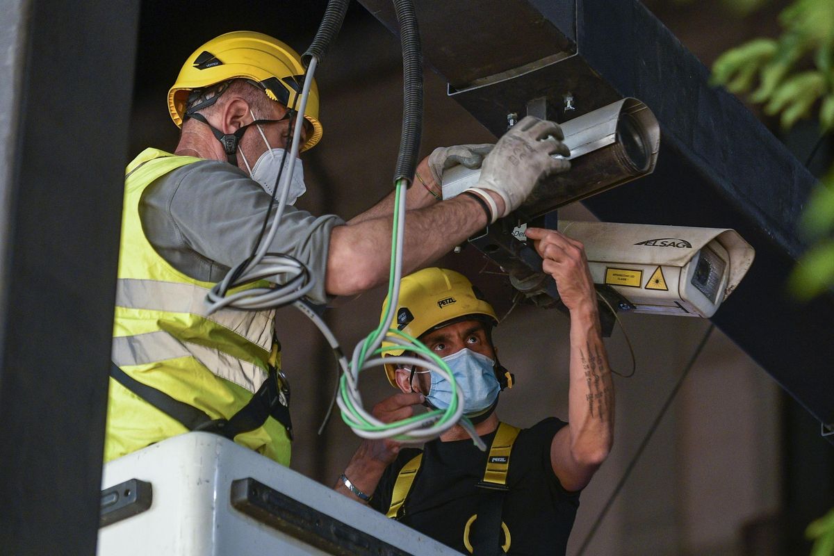 In mano ai governi un’app che entra nelle telecamere e può alterare le immagini