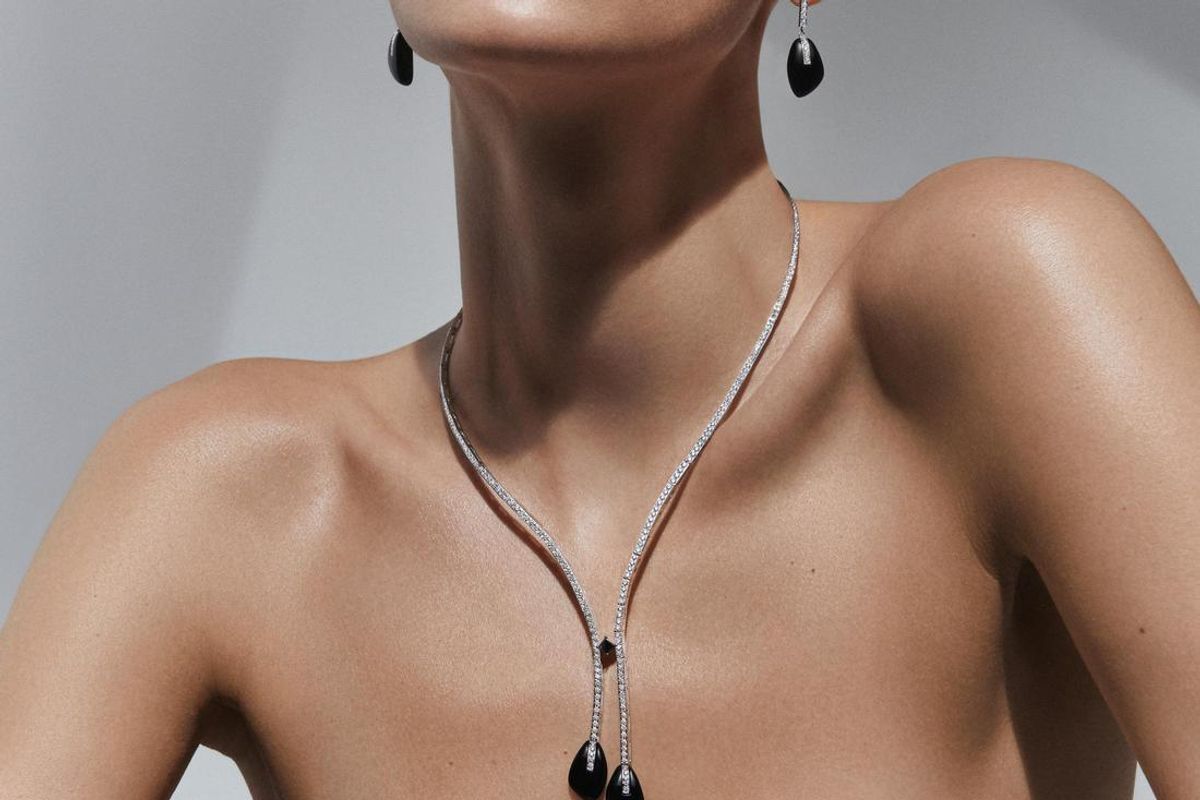 Pietre colorate, diamanti e scintillii. I gioielli per far brillare le feste