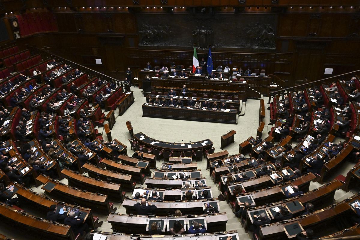 Il governo pone la fiducia sul dl Rave. Addio a pass, tamponi e sospensioni