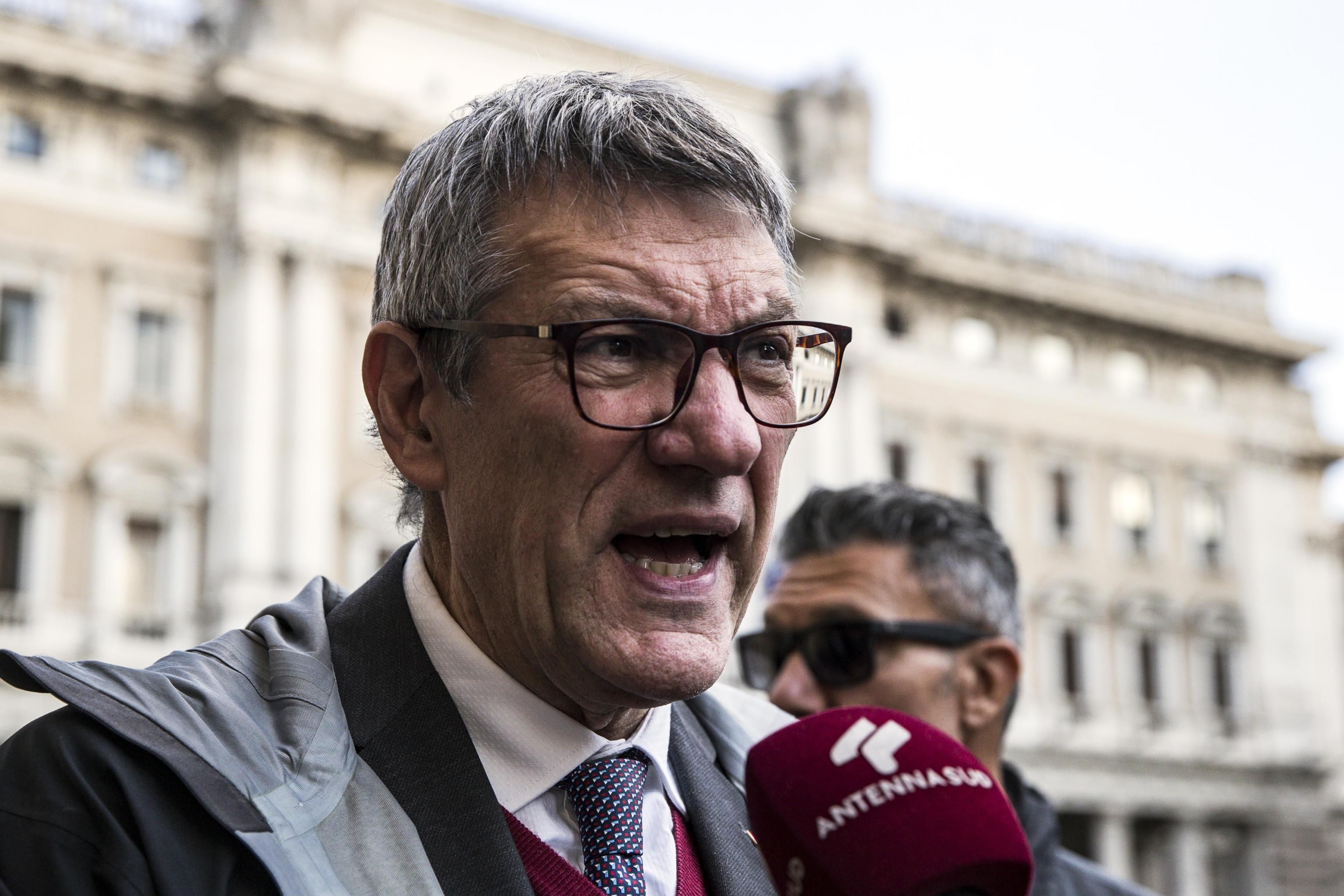 I sindacati salgono sulle barricate: la via crucis di scioperi anti manovra