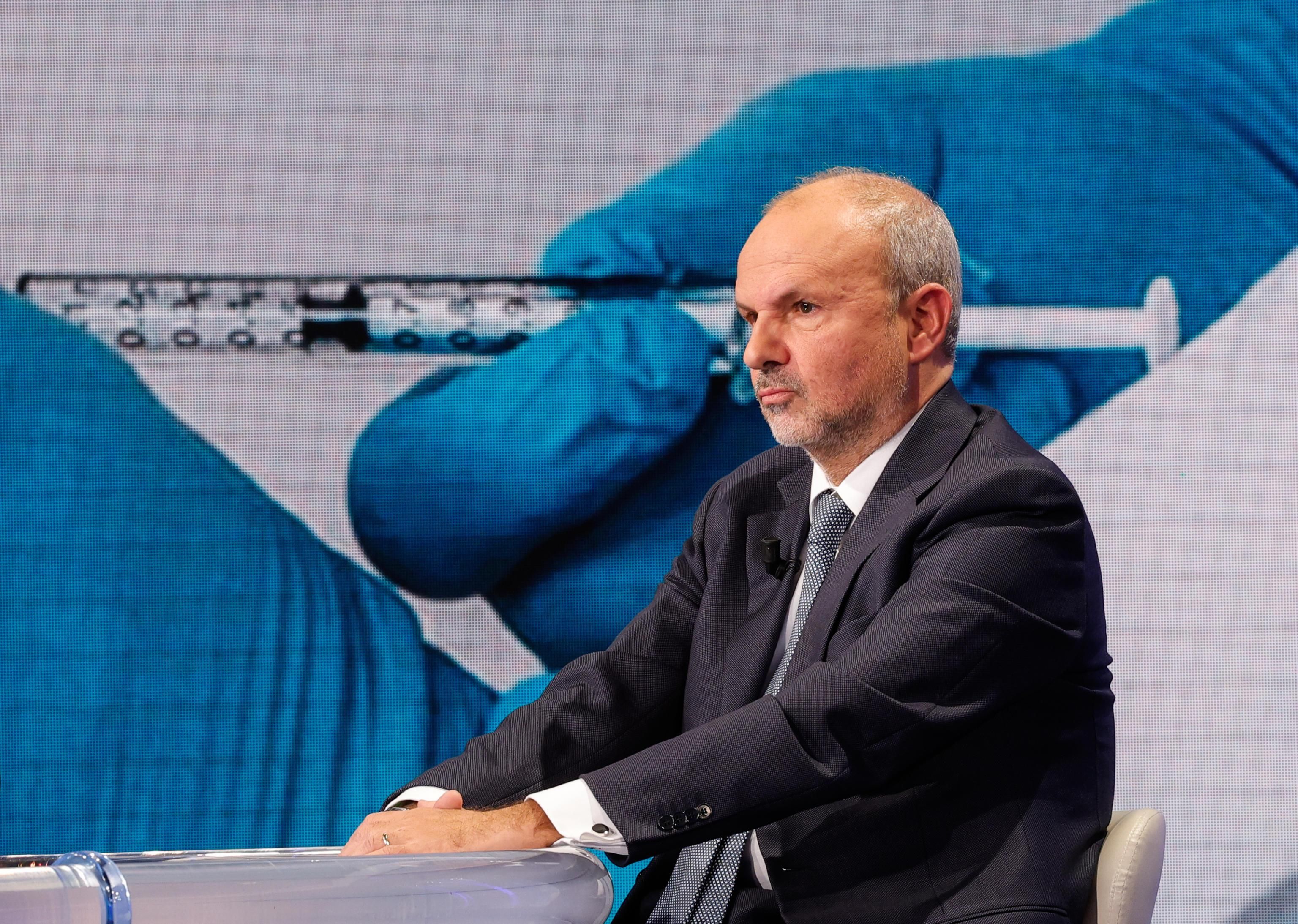 Il centrodestra si sveglia sulle multe. Ora il governo pensi alle cure precoci