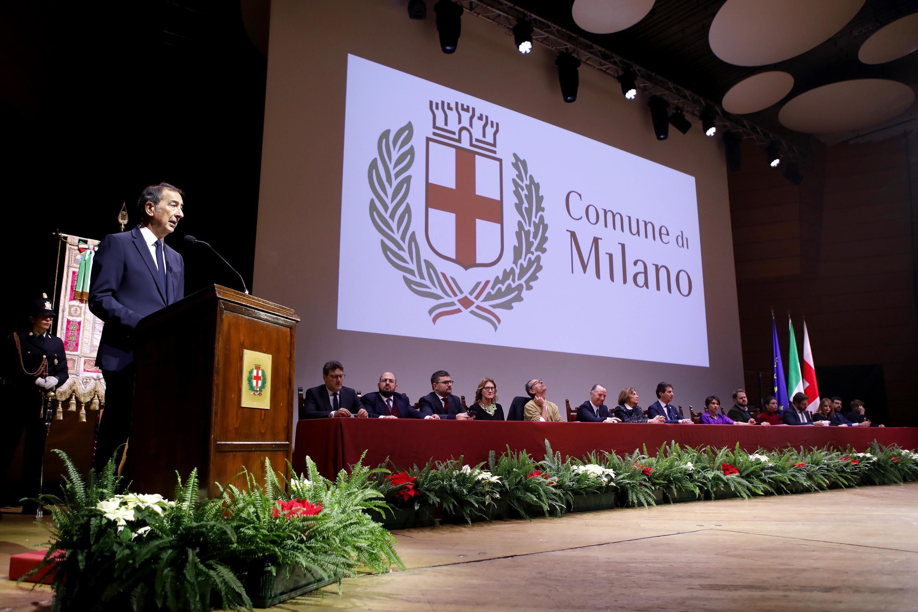 Sala veste voltagabbana: ora difende i russi