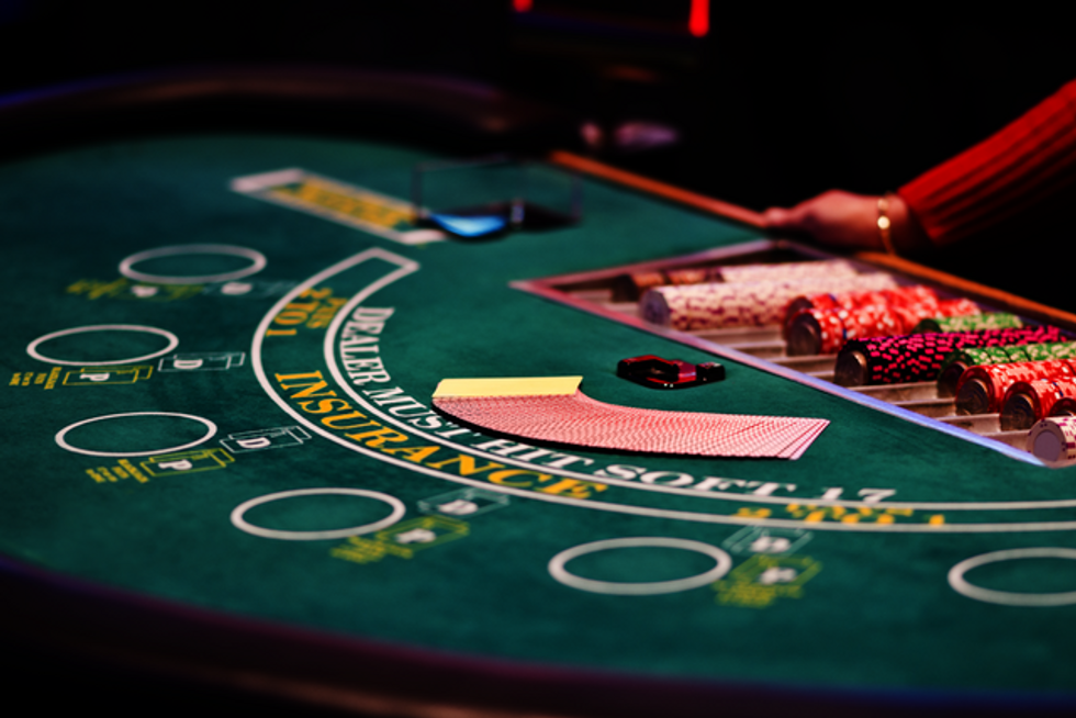 Online Casino Betting: Why Choose to Play Online