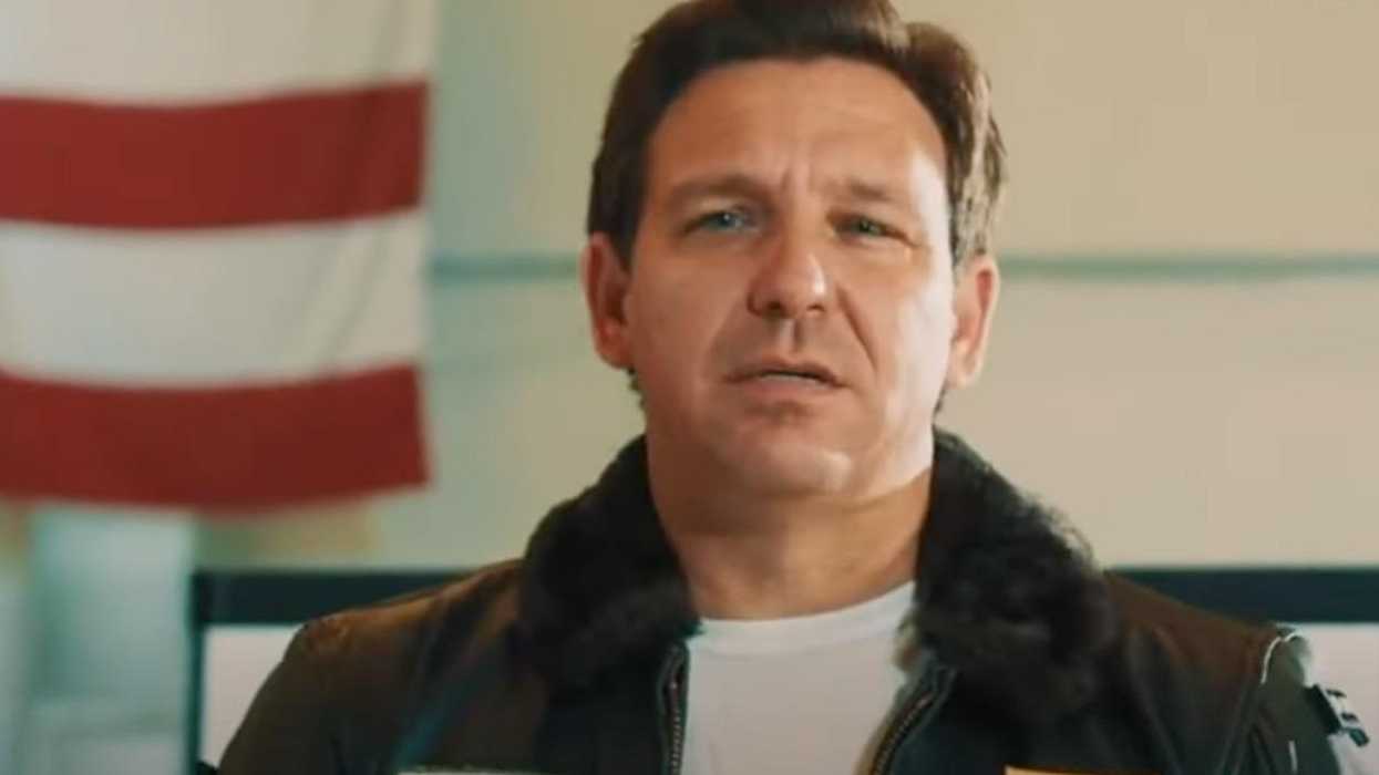 'Potentially Illegal': DeSantis Aide Hid Sweetheart Deal On Migrant Flights