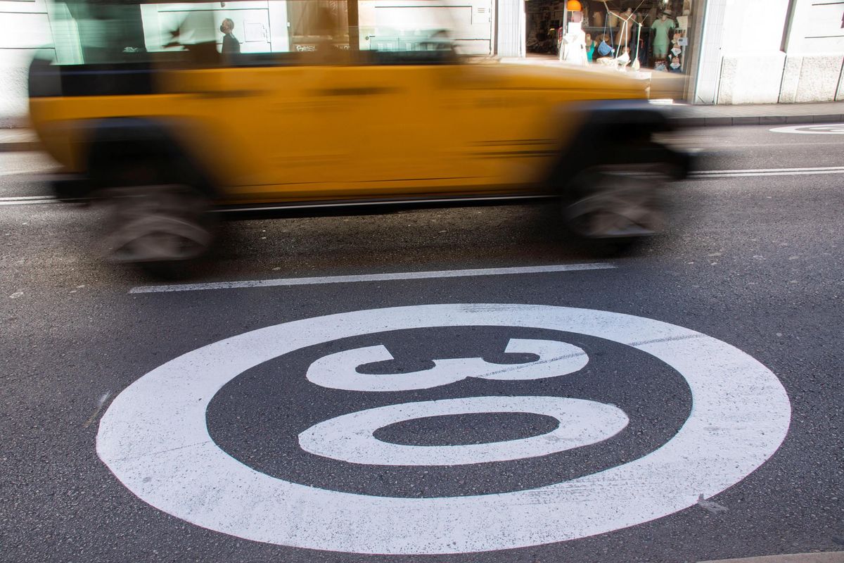 L’inutile fissa dei 30 all’ora in città. Col (finto) green vessano gli autisti