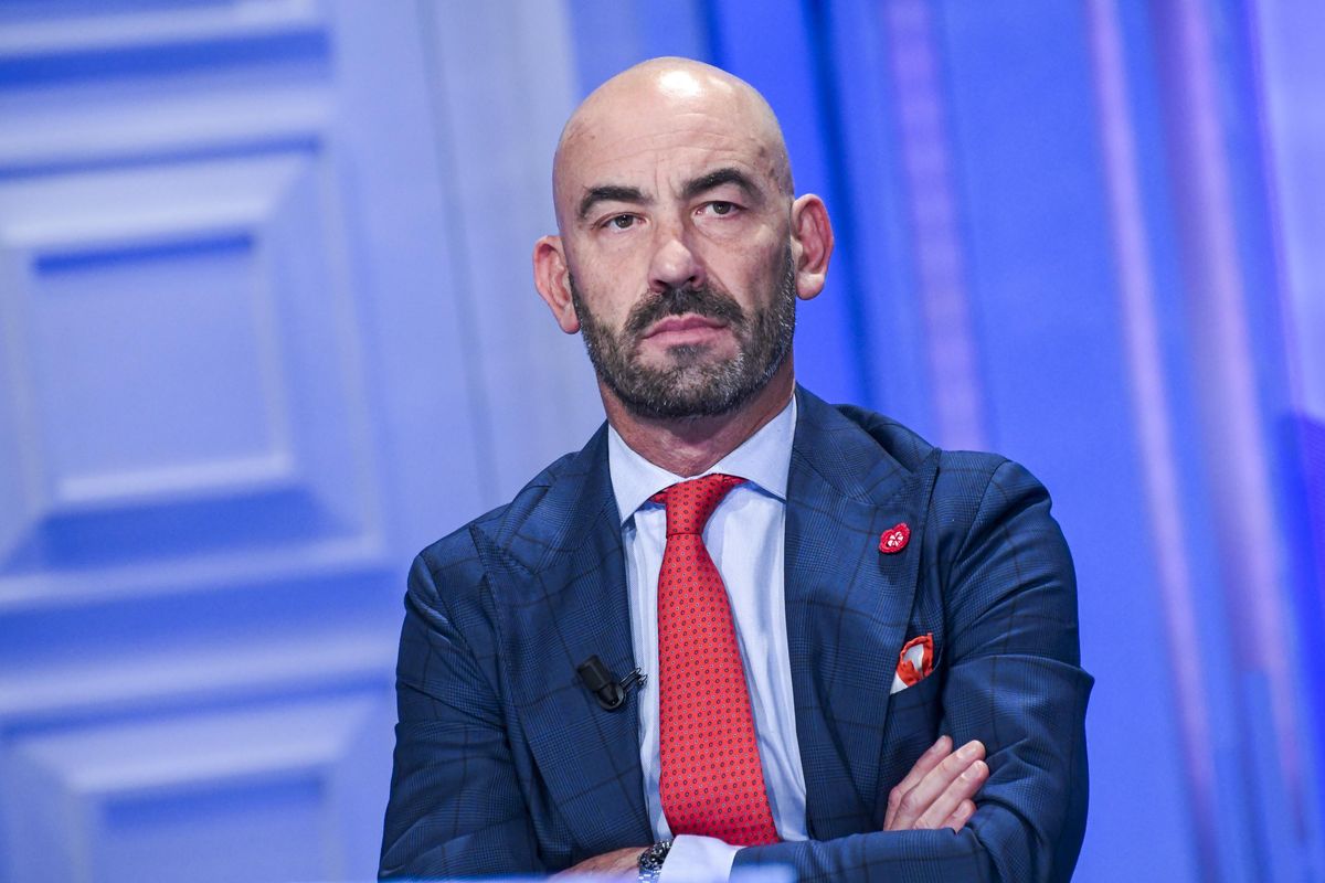 Ricomincia la smania del vaccino ai ragazzini. Bassetti: «Chi lo rifiuta si tenga le polmoniti»