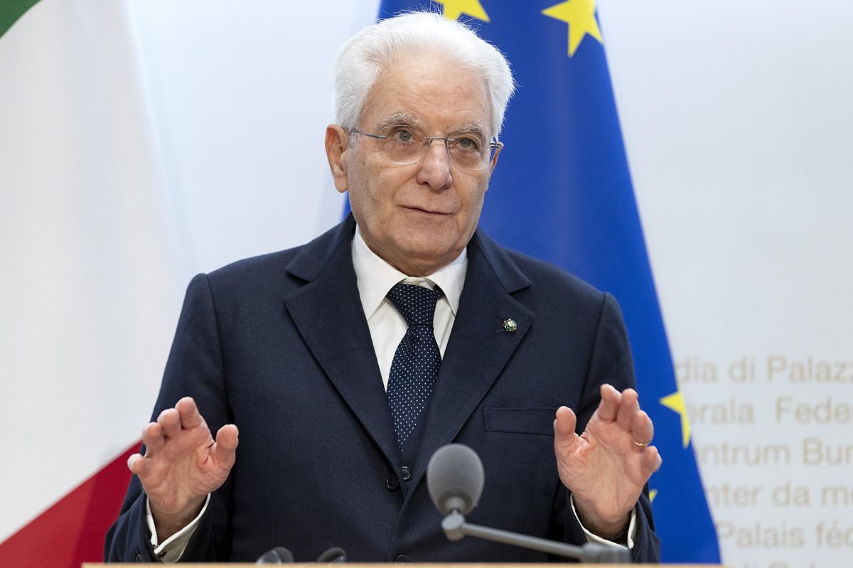 La Meloni è forte nel paese, e allora Mattarella gioca per lo zero a zero