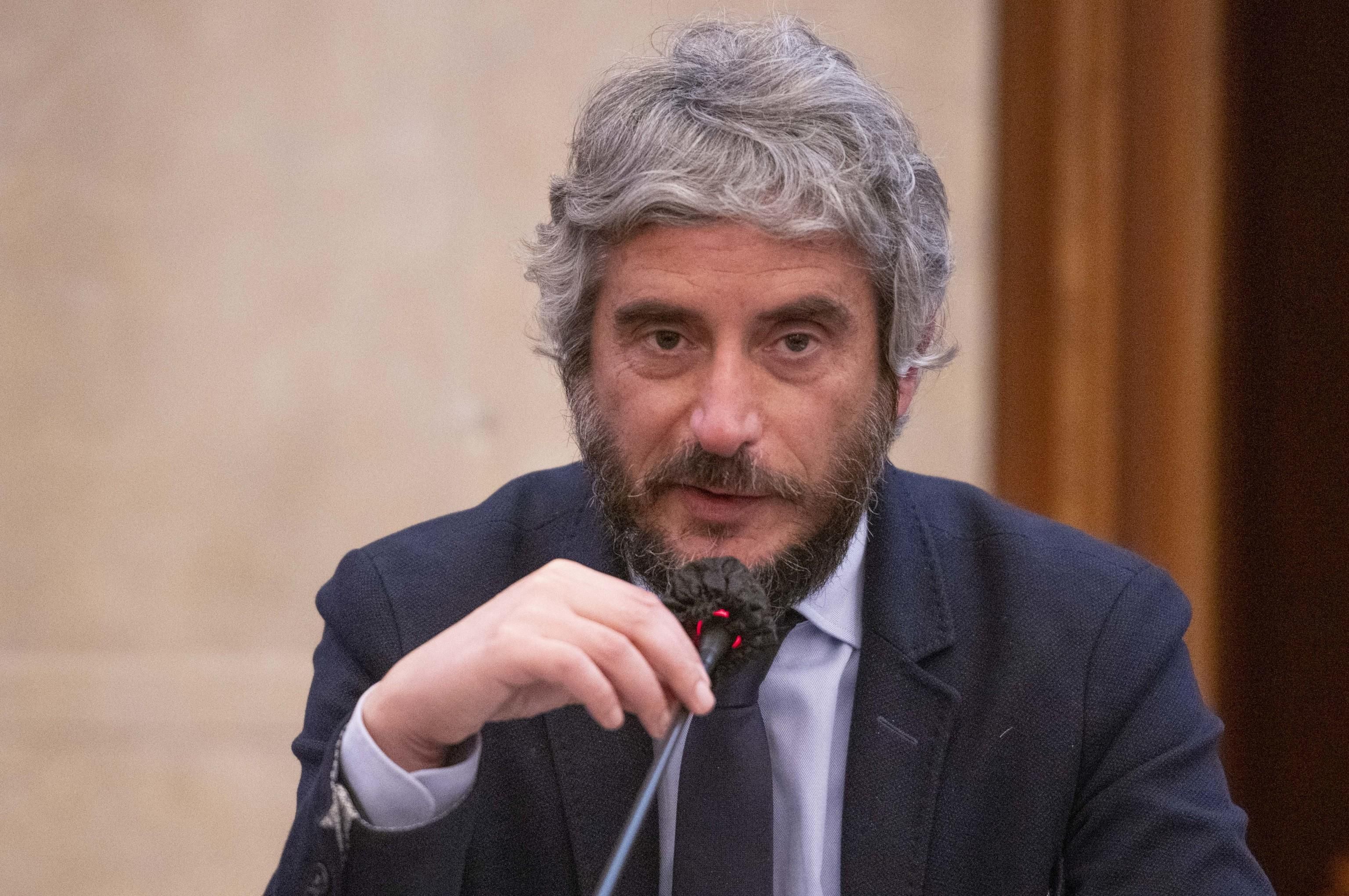 Federico Palmaroli (Osho): «I più ridicoli? I virologi in politica»