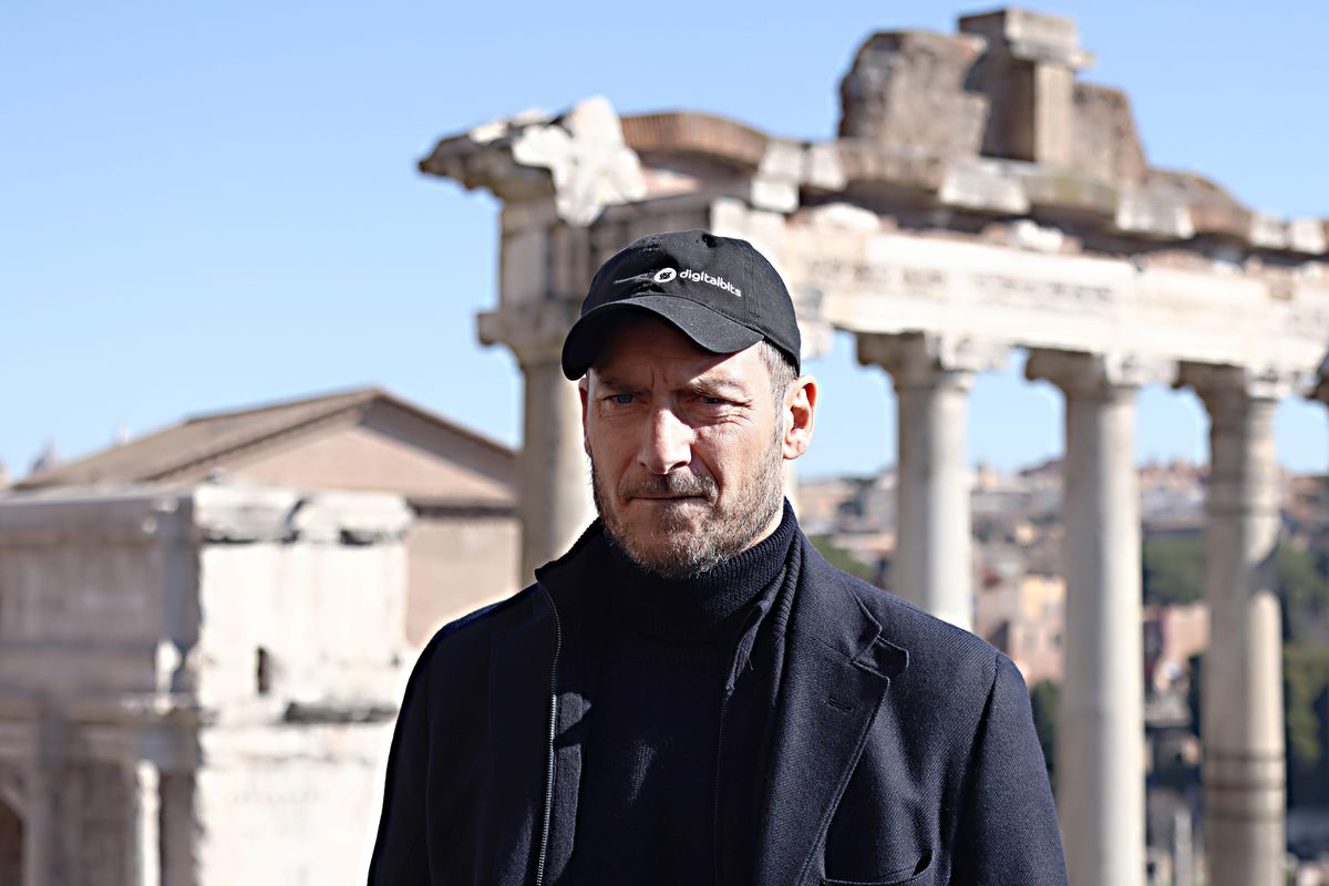 Nella guerra Totti-Ilary spunta l’Antiriciclaggio: «Milioni a Monte Carlo»