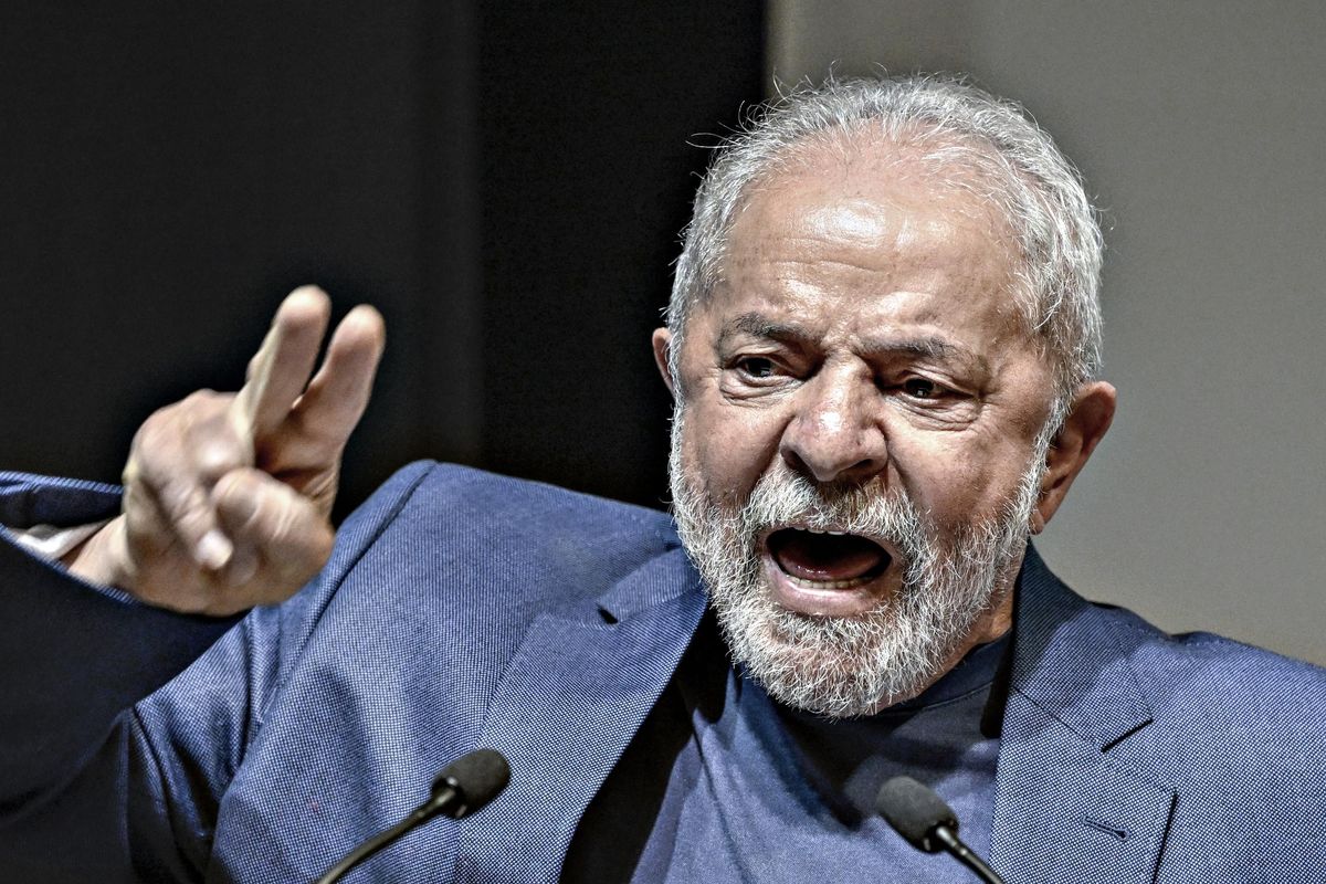 Il golpetto di Lula: conti bloccati ai rivali e purga nell’esercito