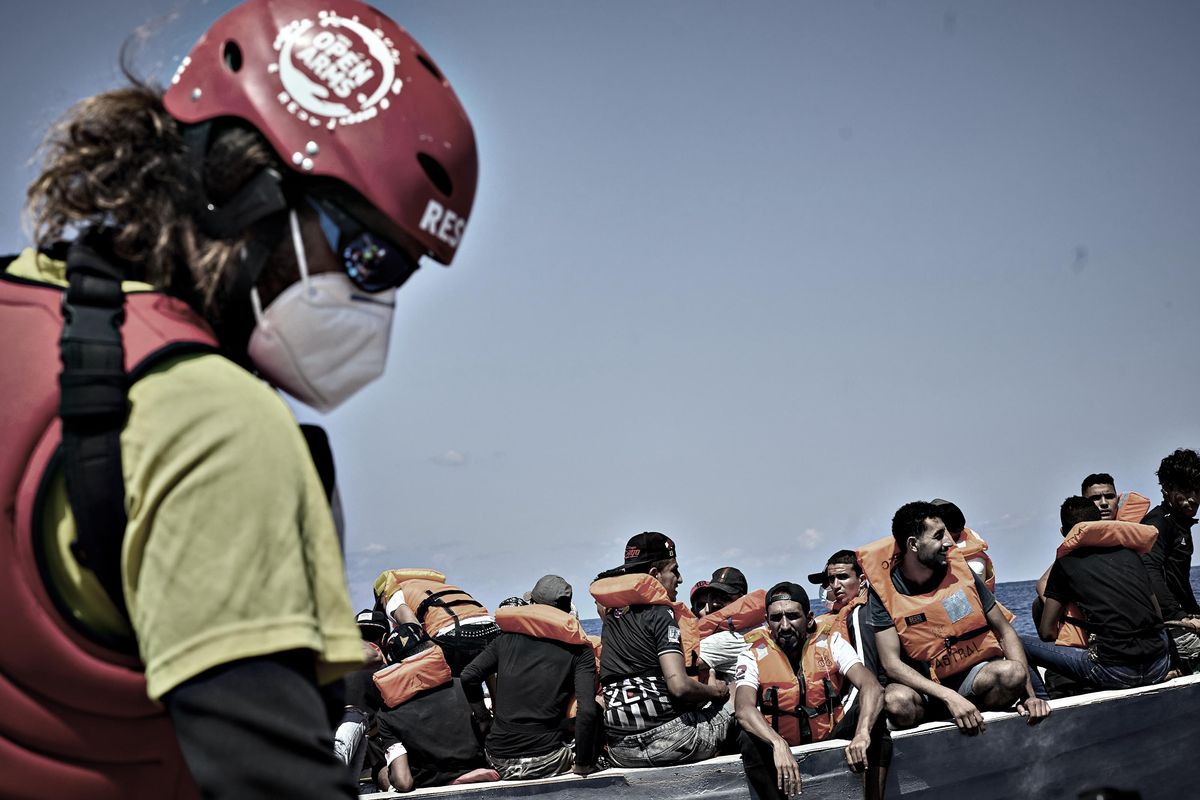 «Scafisti a bordo della nave protetti dall’equipaggio». Conferme sulla mafia libica