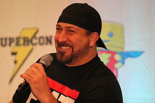 Joey Fatone Performs At Drag Brunch - Upworthy