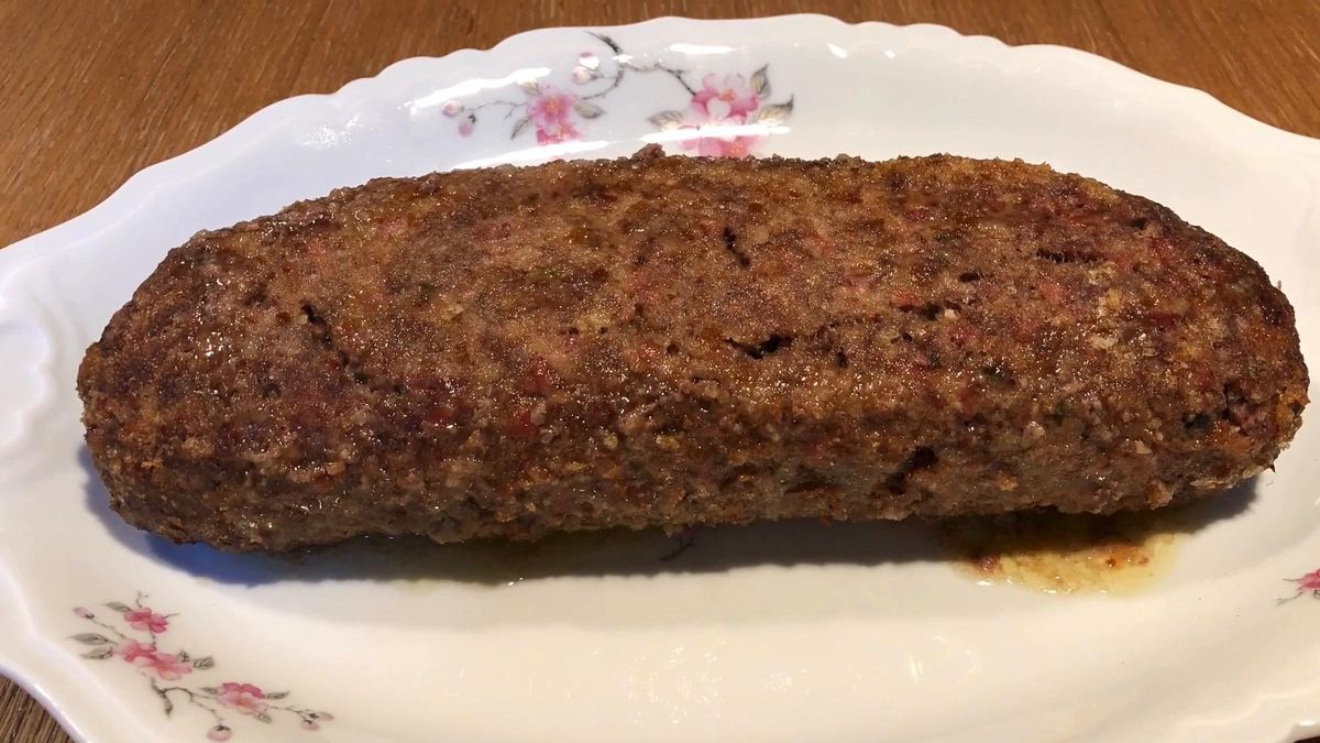 Cuciniamo insieme: polpettone farcito di cotechino