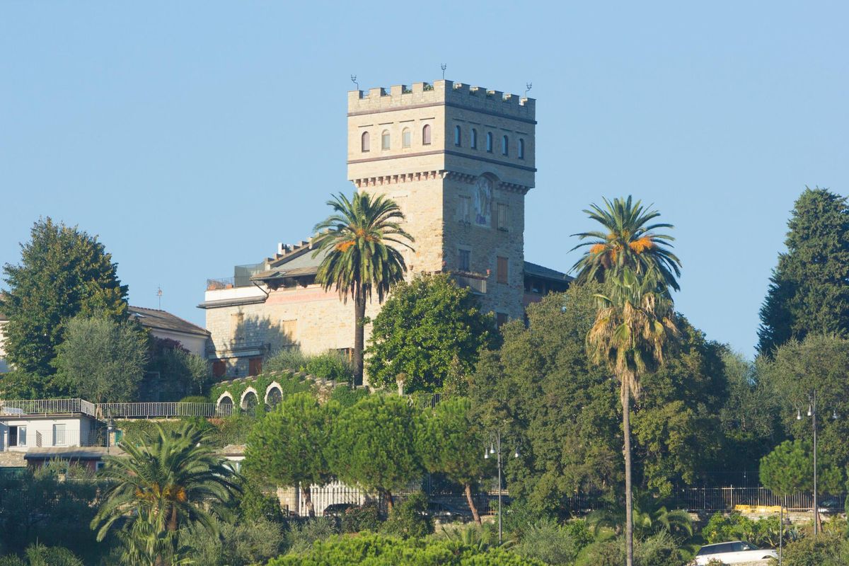 Palme, eucalipti e cipressi americani: Rapallo è una galleria d’arte verde