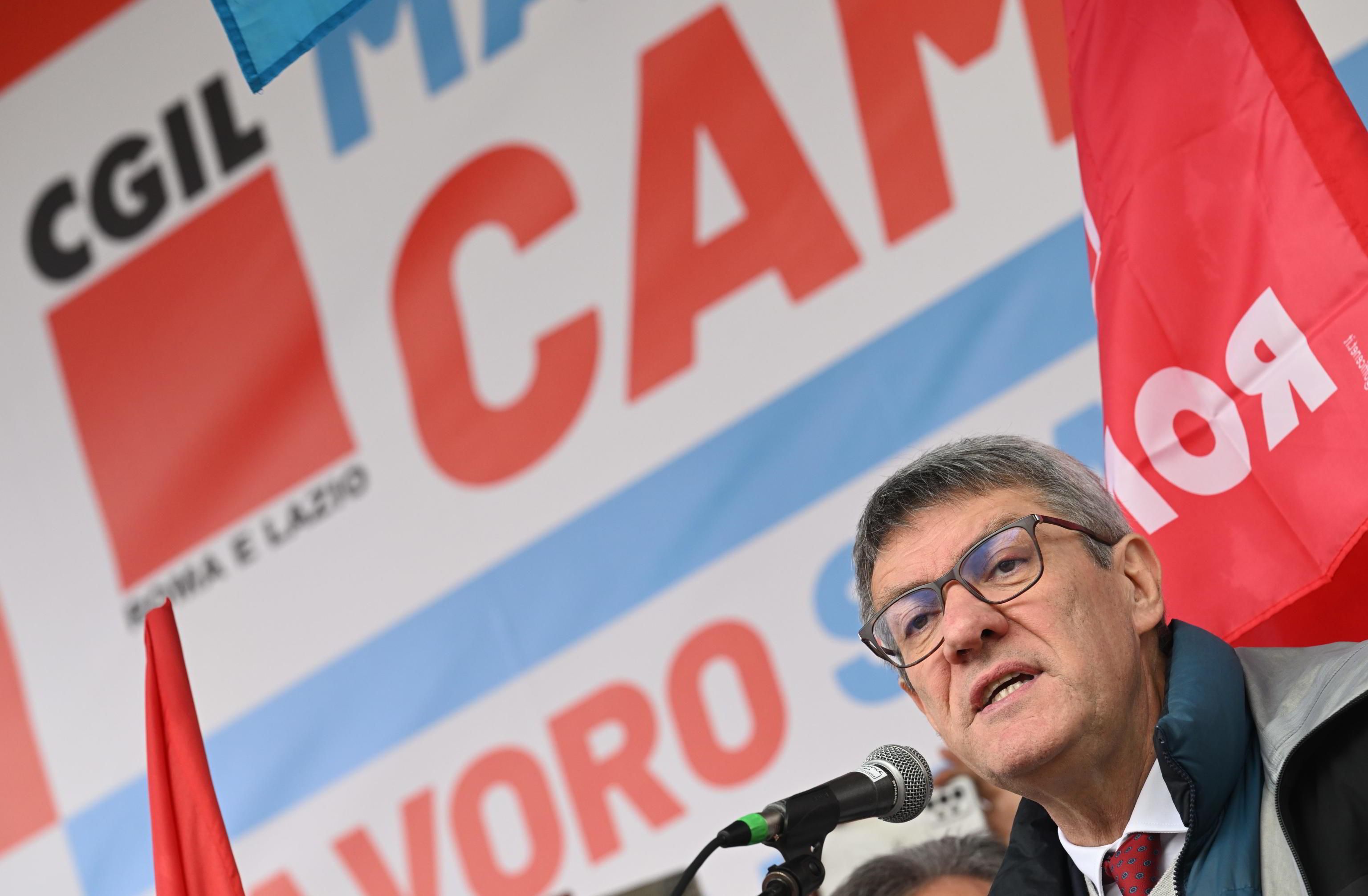 Processano il Msi, poi rimpiangono l’Urss