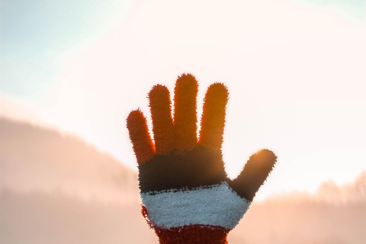 The Most Fashionable Smartphone-Friendly Winter Gloves To Invest In
