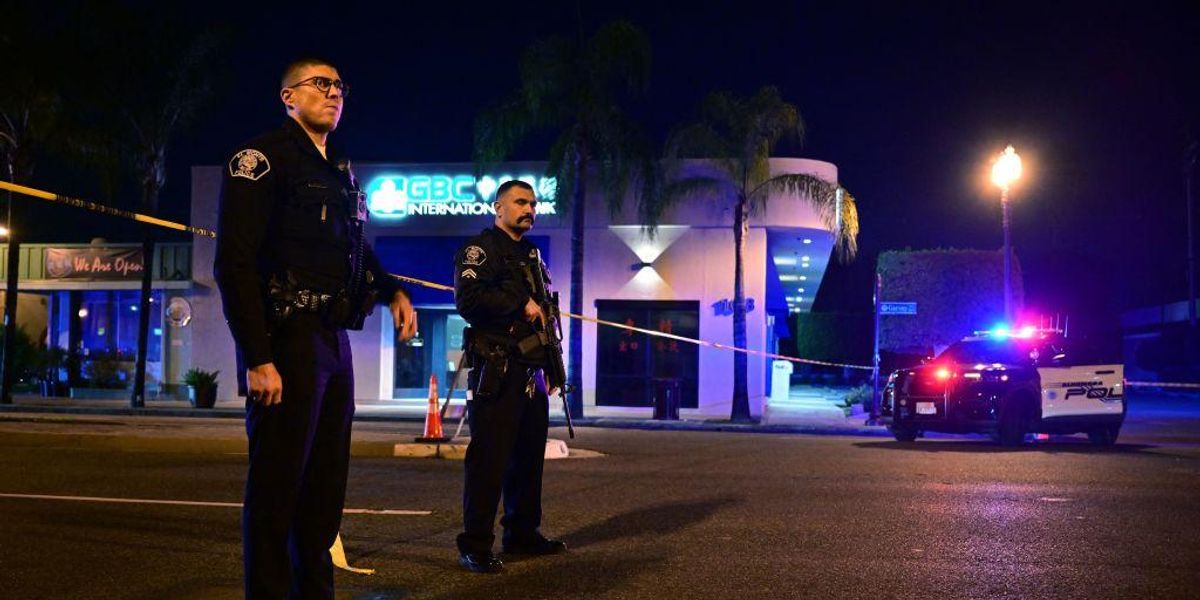 Mass killing in California leaves at least 10 dead and many others injured: Suspect remains at large Mass killing in California leaves at least 10 dead and many others injured: Suspect remains at large