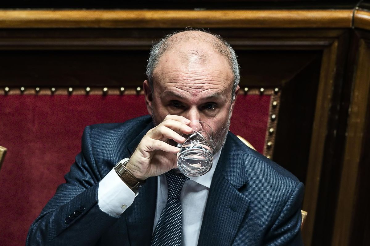 La grande stretta su fumo e alcol serve a dare la colpa a chi si ammala