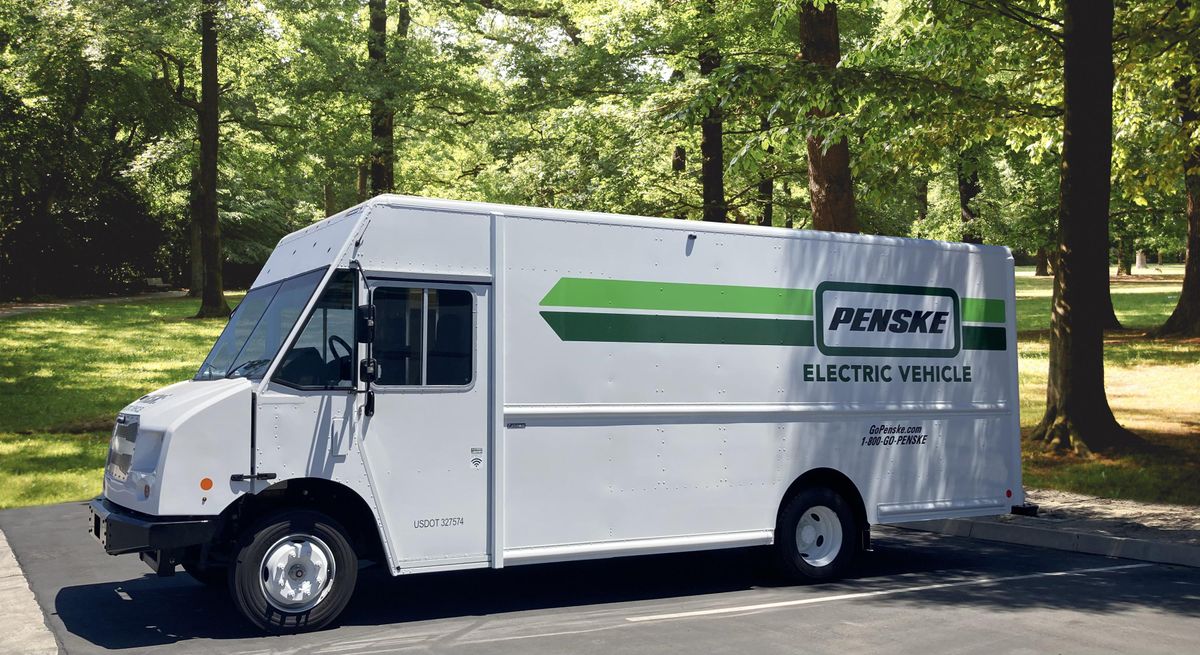 Penske Truck Leasing has increased the size of its electric truck fleet with the addition of a pair of MT50e all-electric walk-in vans from Freightliner Custom Chassis Corp. Penske has delivered these trucks to customers in the healthcare field.