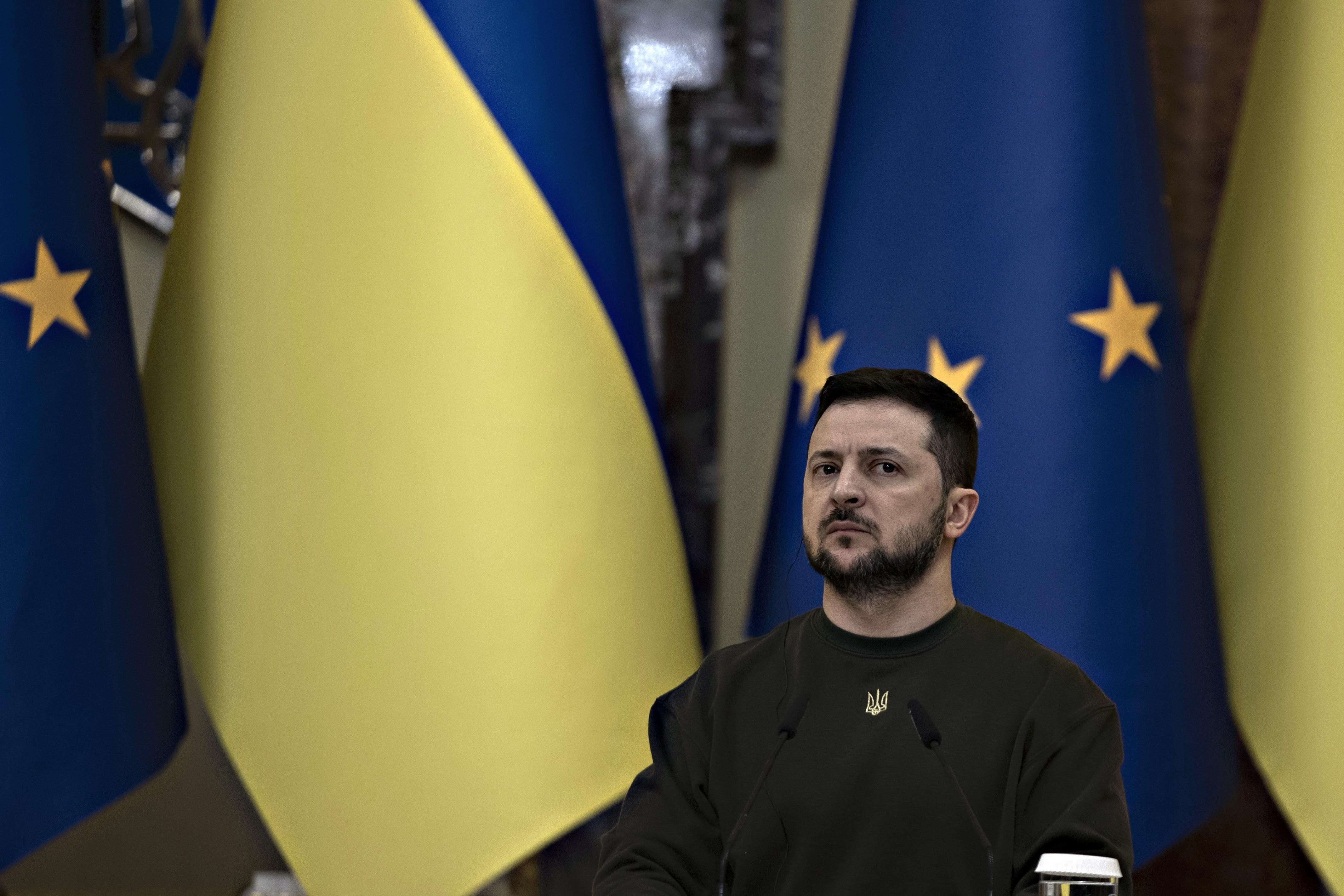 Zelensky fa le purghe contro i corrotti ma i soldi sono nostri