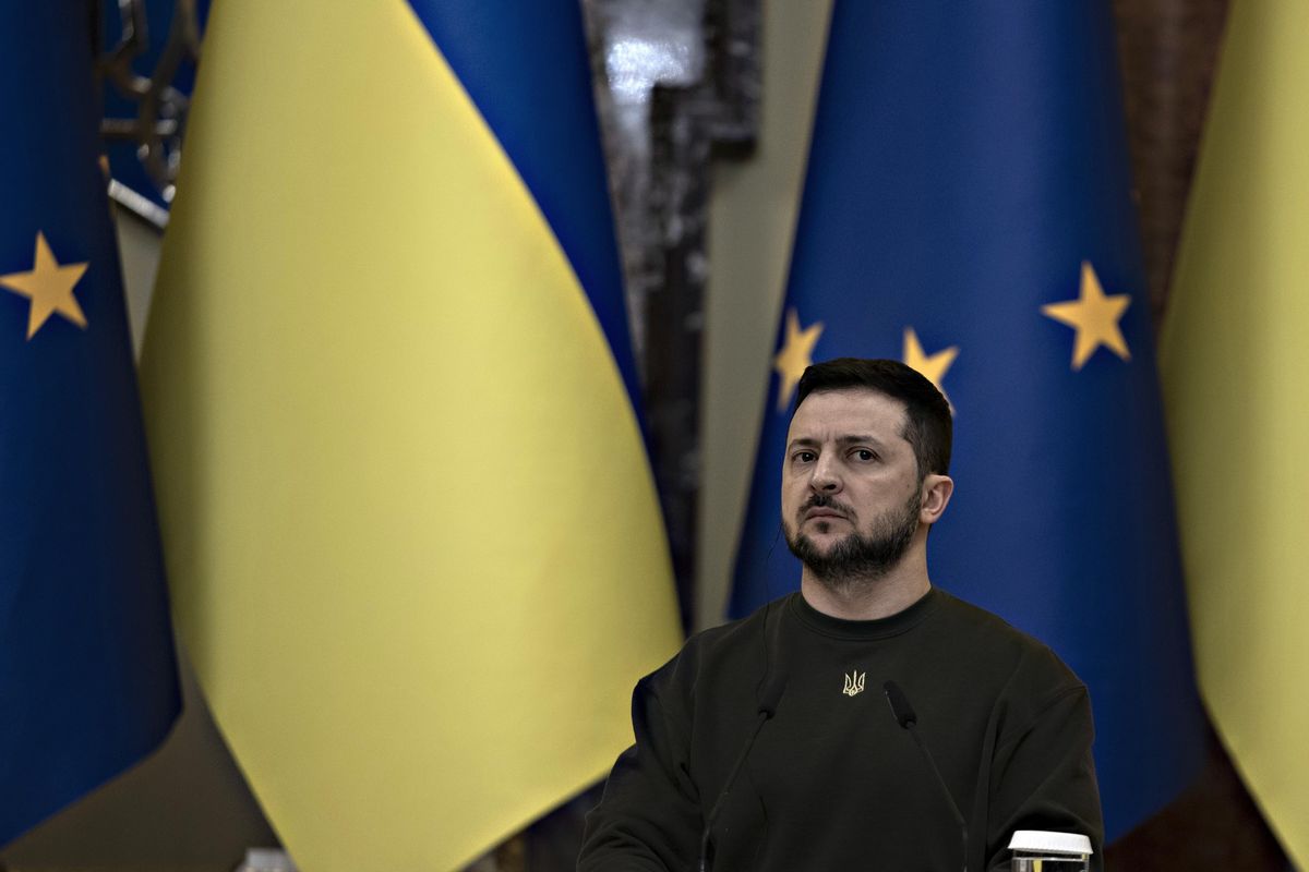 Zelensky fa le purghe contro i corrotti ma i soldi sono nostri