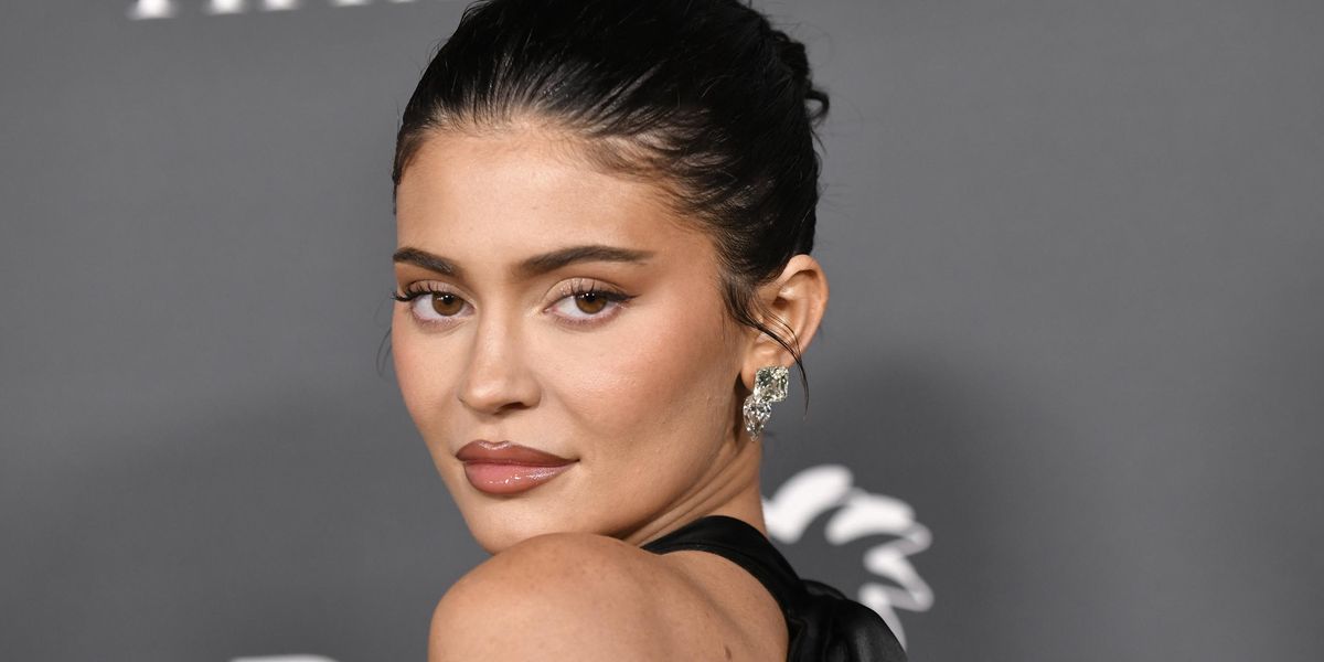 People Are Slamming Kylie Jenner For Wearing This Noose Necklace