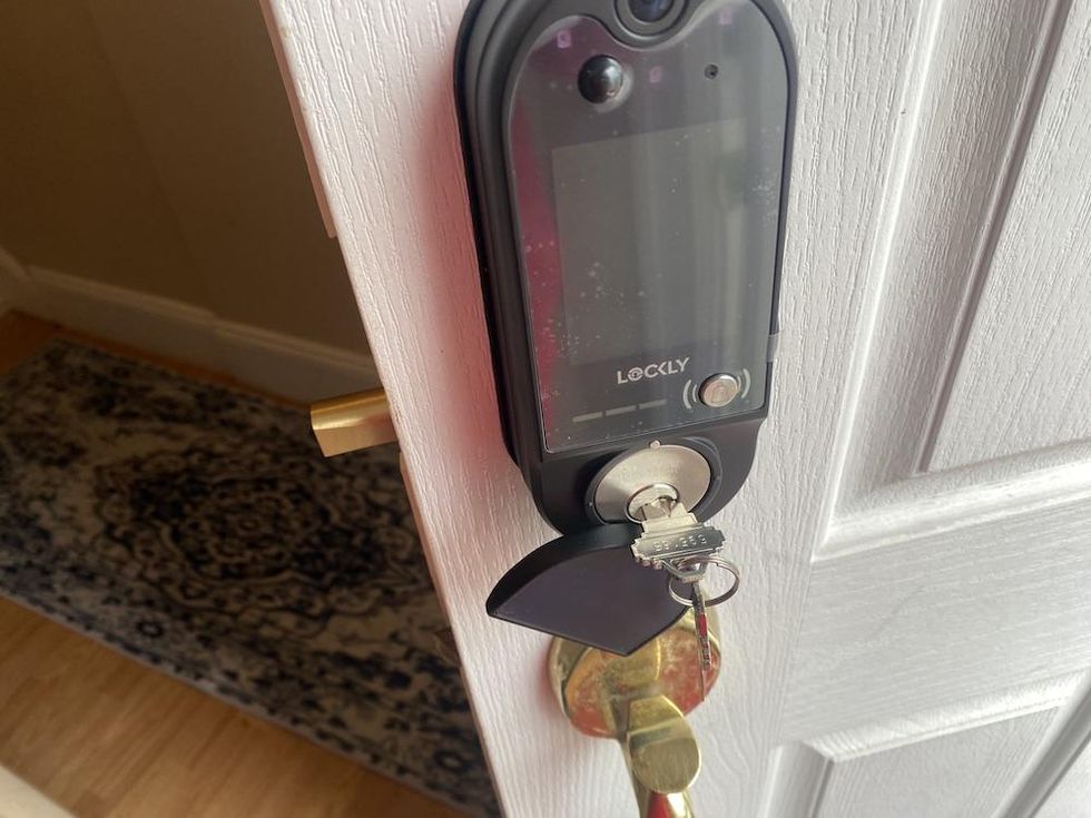 a phioto of Lockly Vision Elite on a door with keys