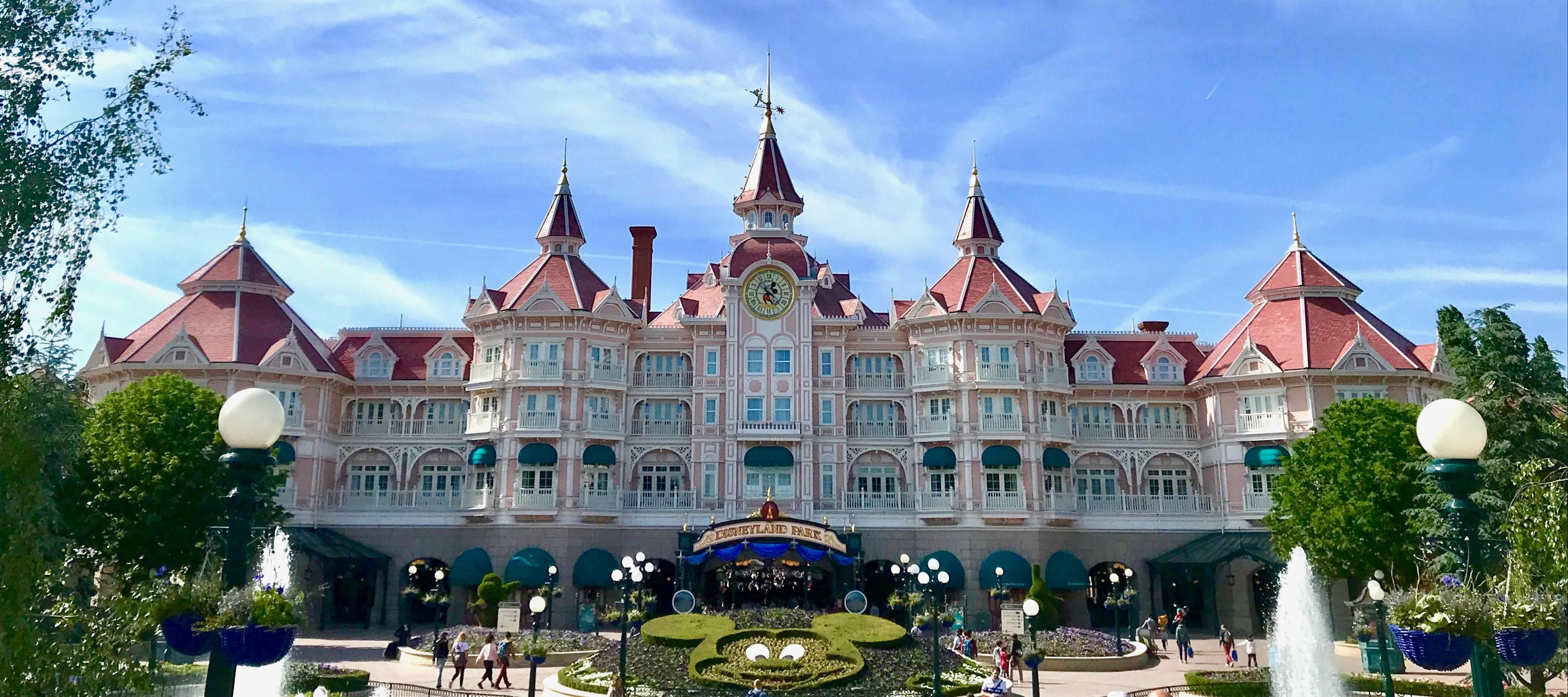 Where to Stay in Disneyland Paris: A Look at the 5 Best Hotels