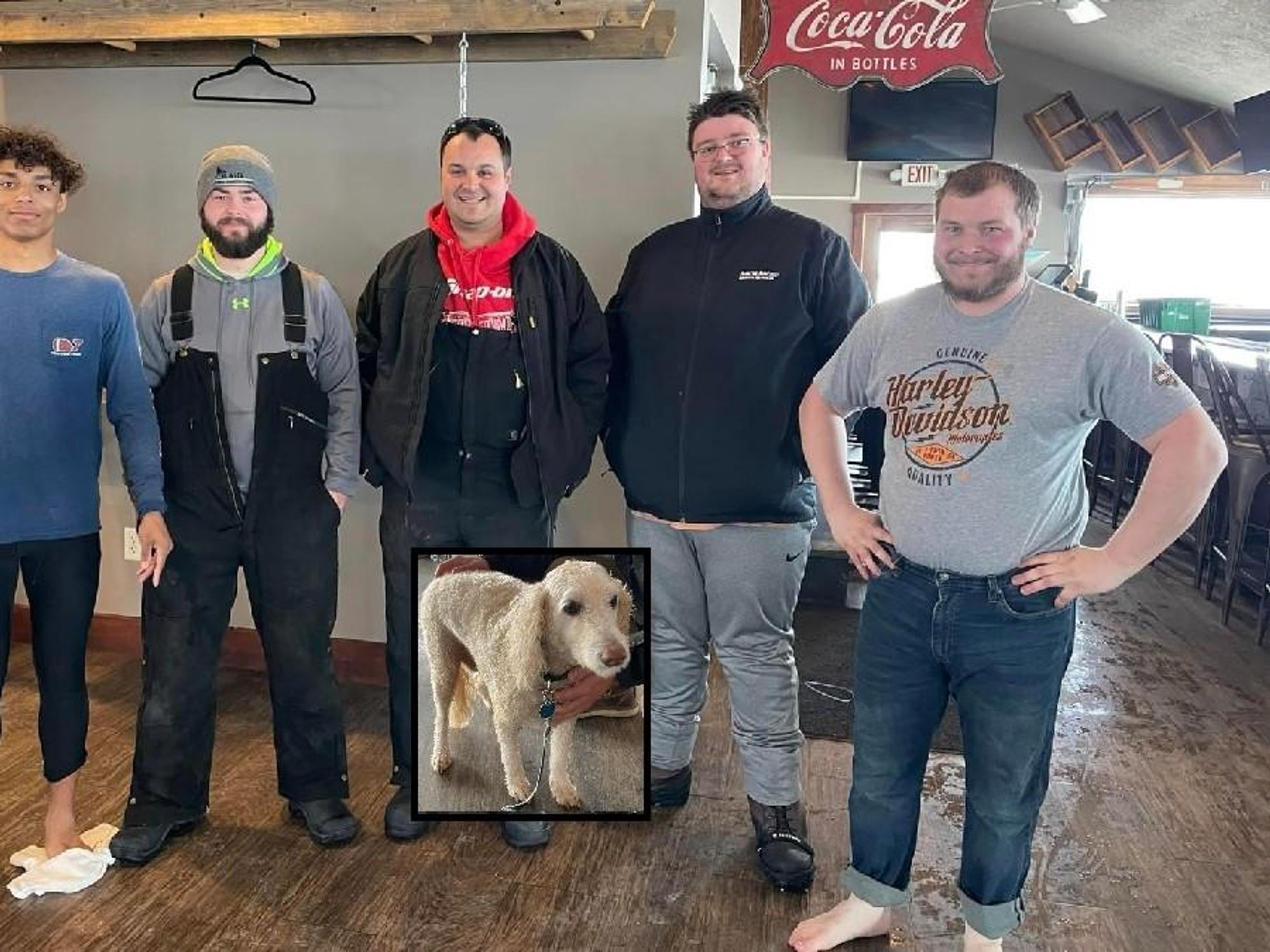 Heroic teen, 4 others rescue old man and his dog from Jeep, which had plunged into an icy lake: Video Heroic teen, 4 others rescue old man and his dog from Jeep, which had plunged into an icy lake: Video