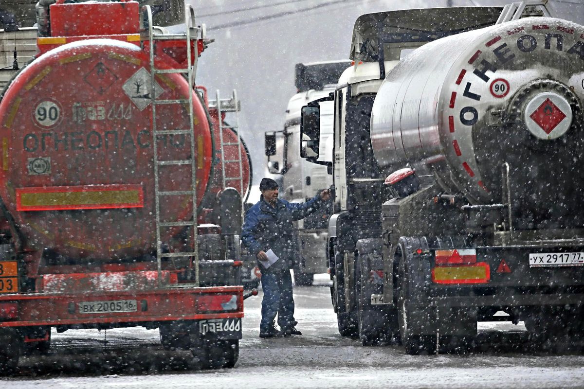 Autogol europeo sul petrolio. Il Cremlino aggira l’embargo con l’aiuto di India e Turchia