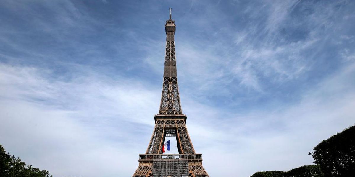 APStylebook removes “French” tweet. APStylebook removes “French” tweet.