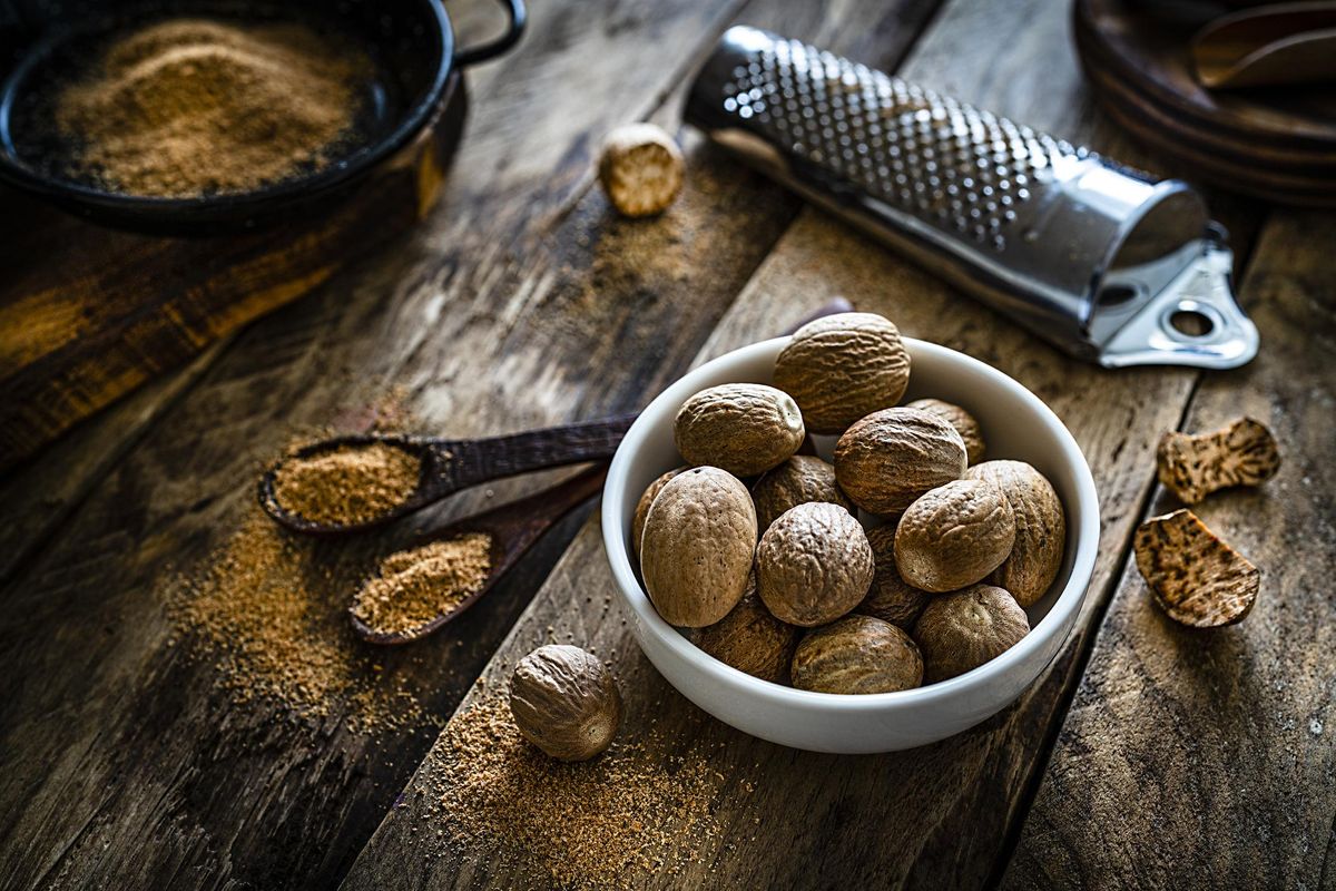 Noce moscata. La spezia orientale che condisce cibo e allucinazioni