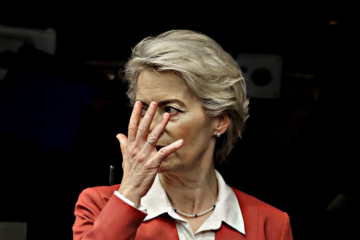 Ursula fugge dal Parlamento. Nessuna udienza pubblica sugli sms per i vaccini Pfizer