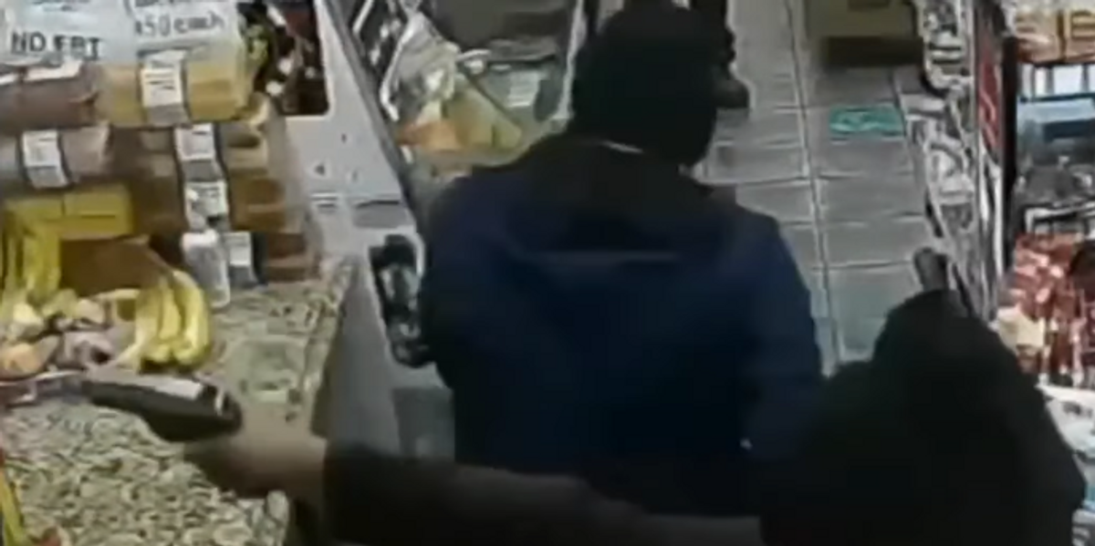 Video shows the shooting of a New York City deli employee in Queens