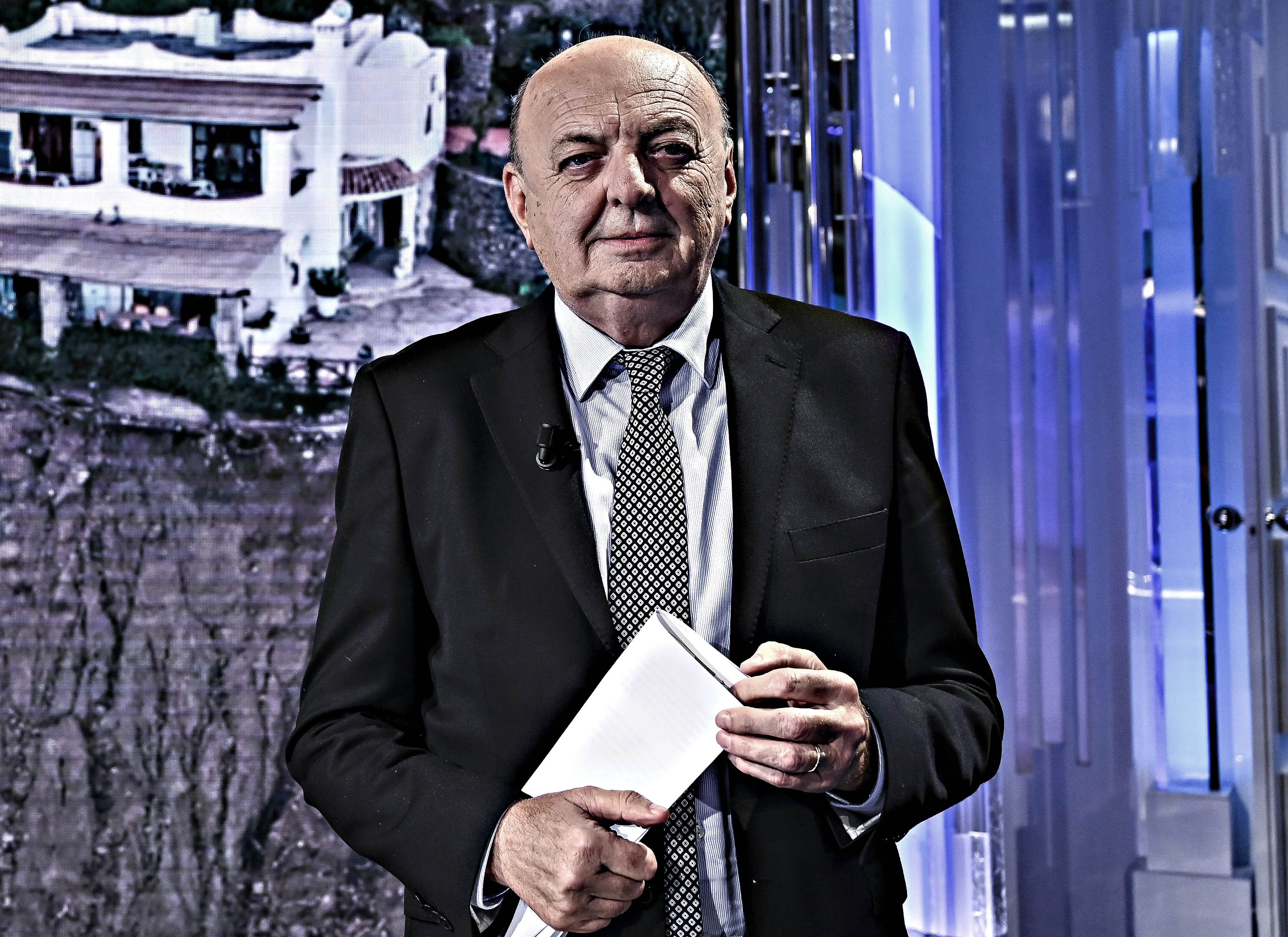 I centristi invocano una mediazione
