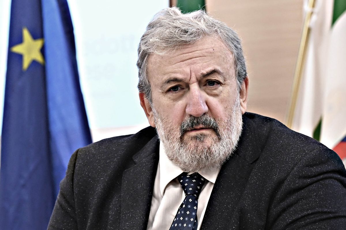 Quel debole per gli appalti degli uomini di Emiliano: i guai del «cerchio magico»