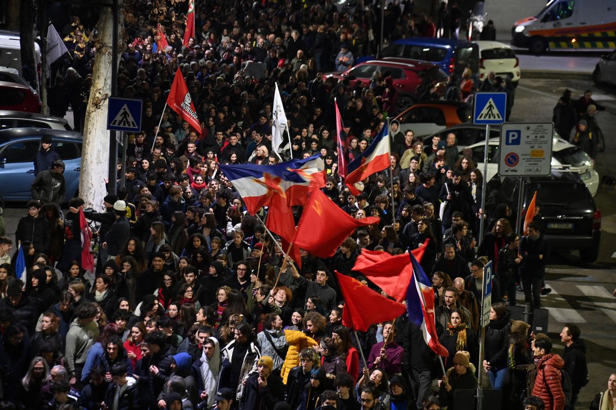 Nella rissa al liceo di Firenze il Pd finisce ko