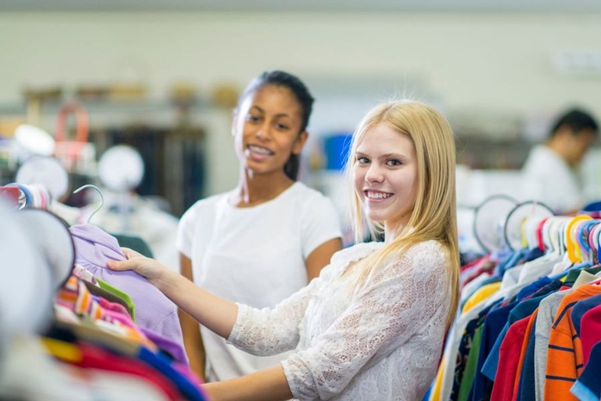 15 Tips to Get the Best Clothing Haul at Thrift Stores - Mindful