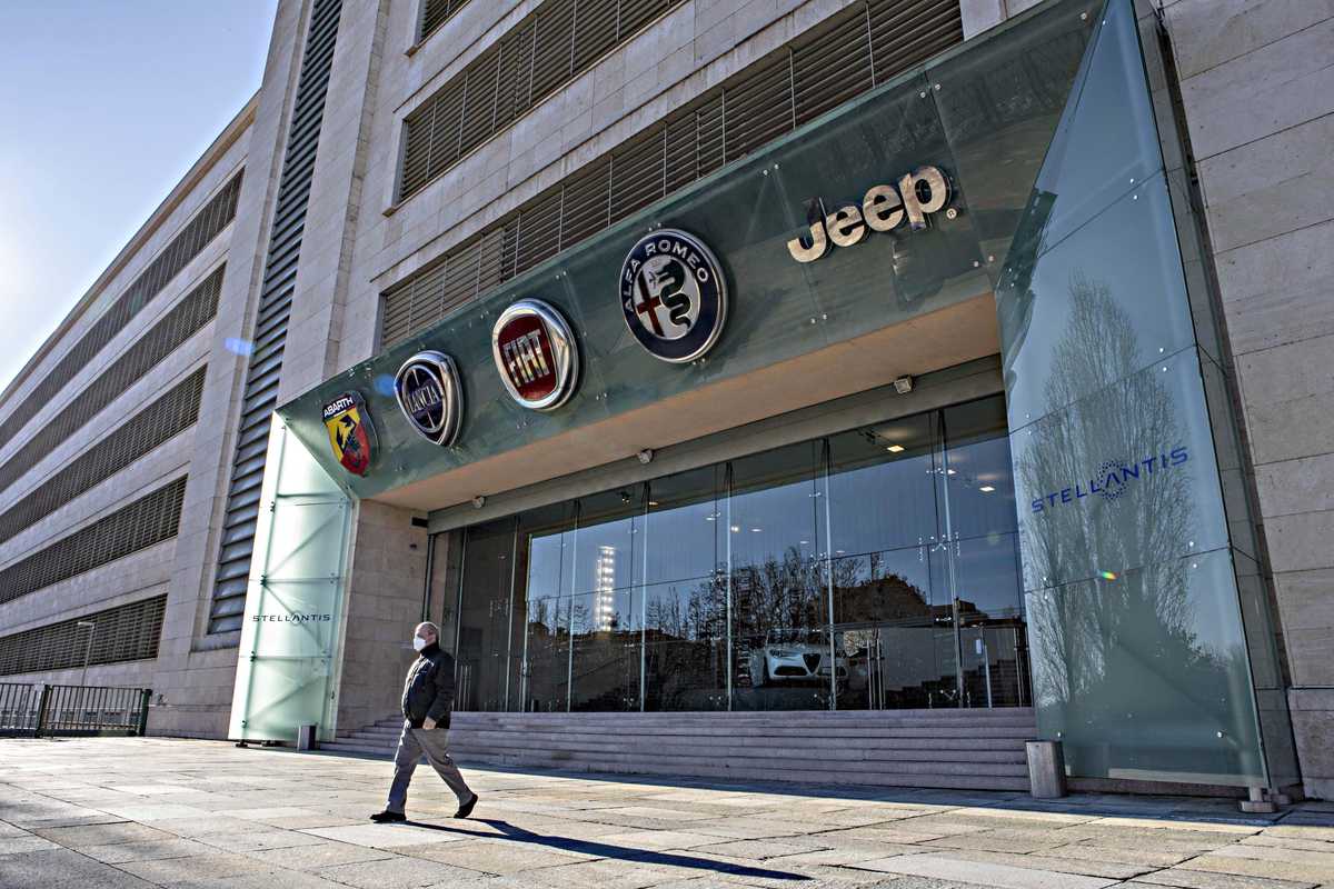 Stellantis stanga operai e fornitori italiani