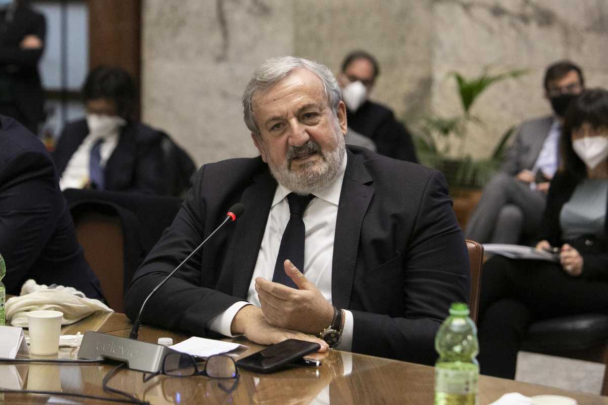 Porto di Taranto: pronti il re dei rifiuti e gli amici della Cina