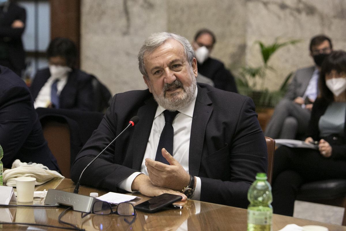 Porto di Taranto: pronti il re dei rifiuti e gli amici della Cina